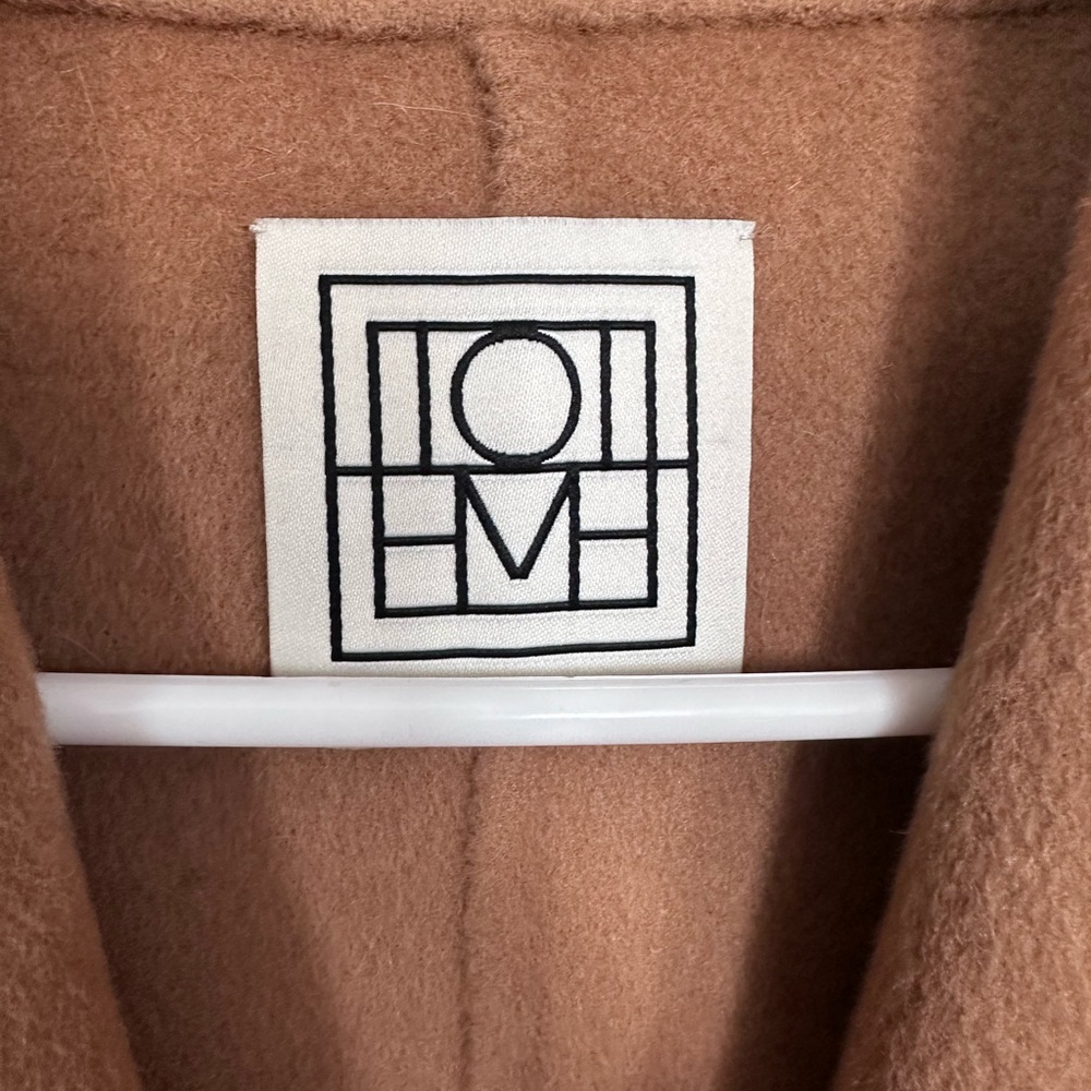 Toteme Double Breasted Wool Peacoat 32 in Camel - Picture 4 of 9